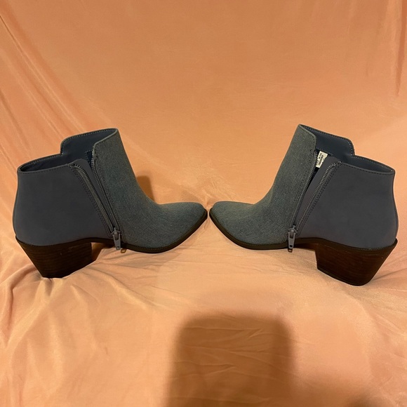 American Eagle Booties - Picture 4 of 5